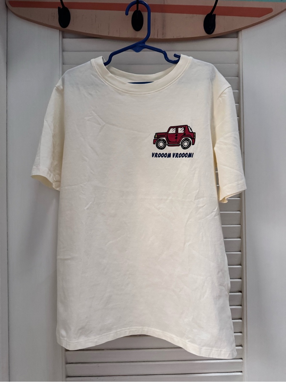 H&M Cream Short-Sleeve Tee with Red Car Graphic